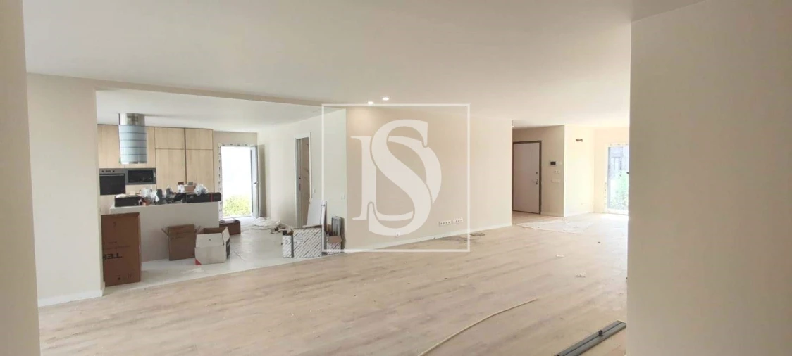 Moradia T5 para Venda em Ponte do Rol