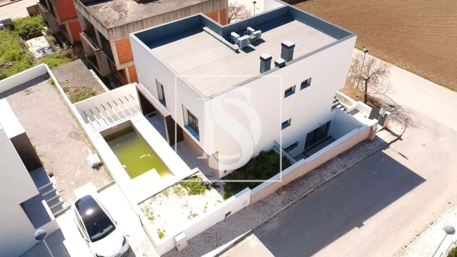 Moradia T5 para Venda em Ponte do Rol Foto 1