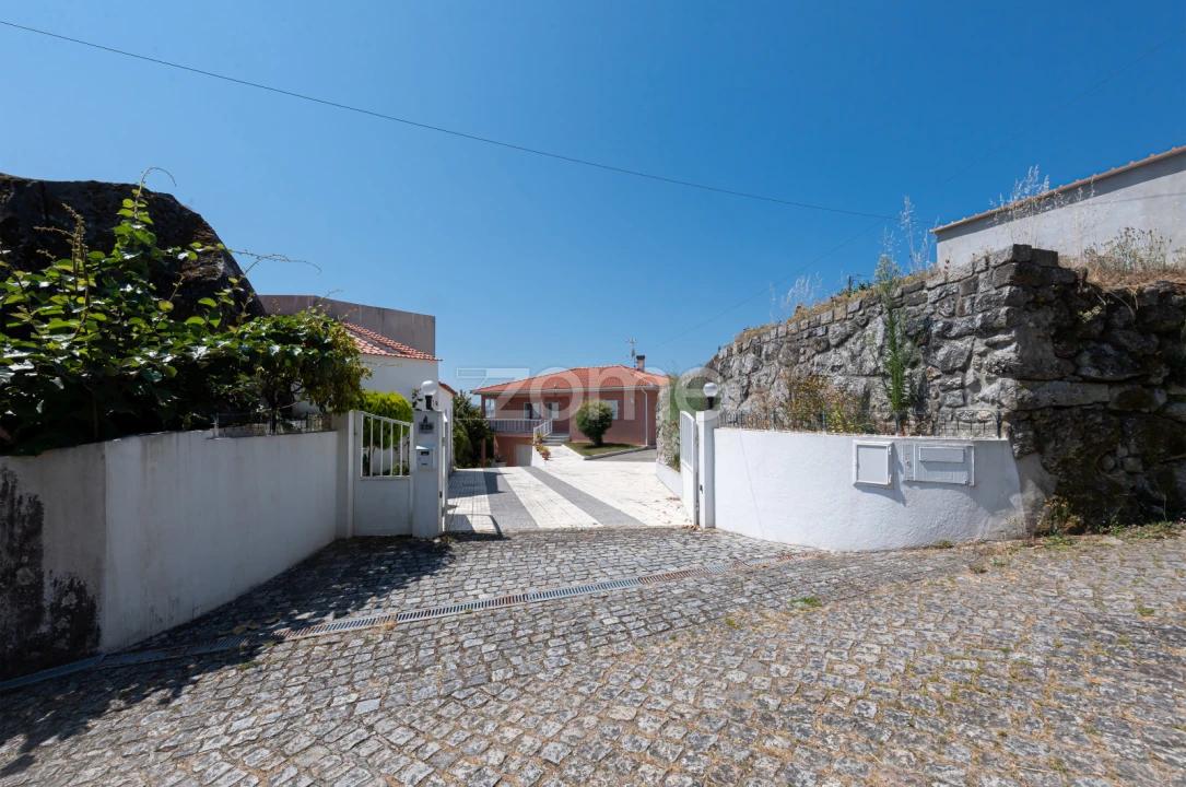 Moradia T2 para Venda em Padreiro (Salvador e Santa Cristina) Foto 8