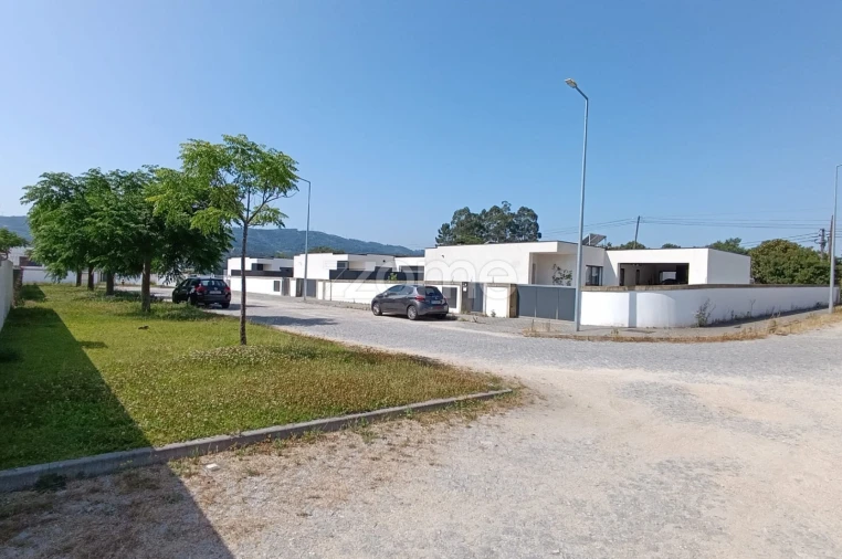 Moradia T3 para Venda em Amares e Figueiredo Foto 8