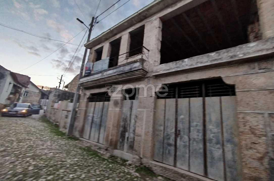 Moradia T3 para Venda em Cunha Baixa Foto 30