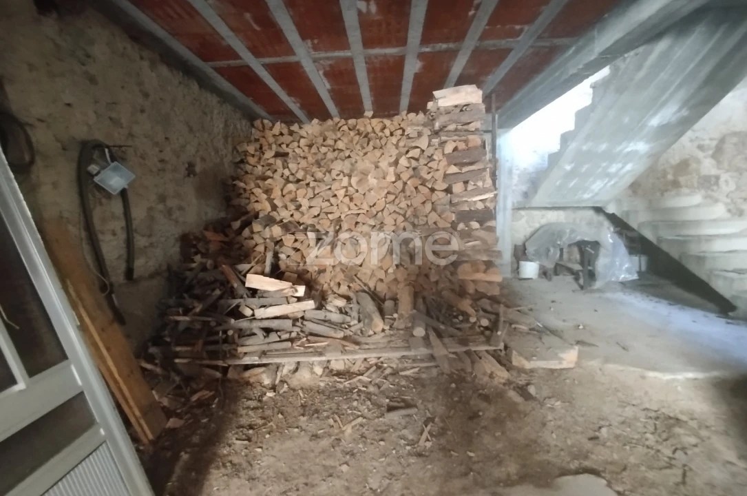 Moradia T3 para Venda em Cunha Baixa Foto 27