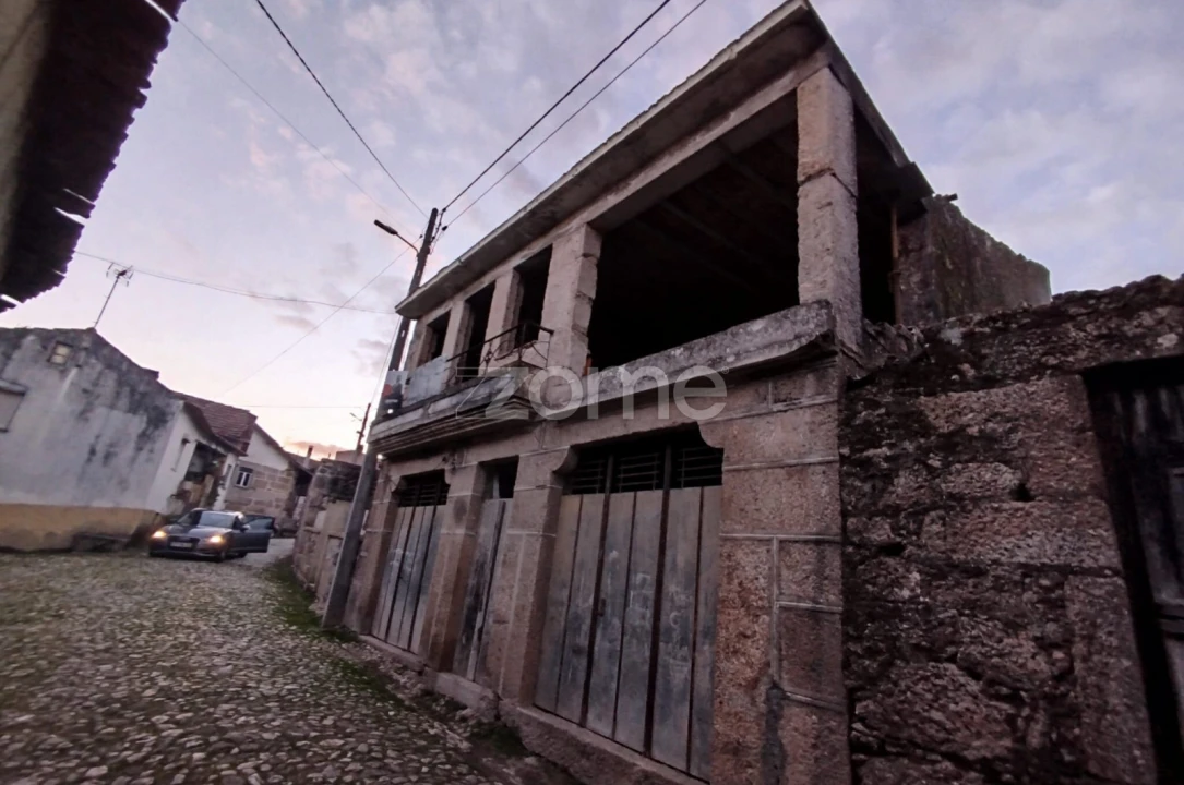 Moradia T3 para Venda em Cunha Baixa Foto 28