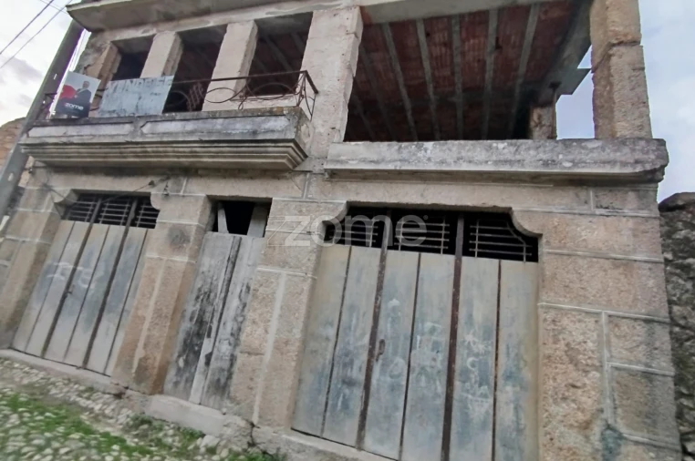 Moradia T3 para Venda em Cunha Baixa Foto 33