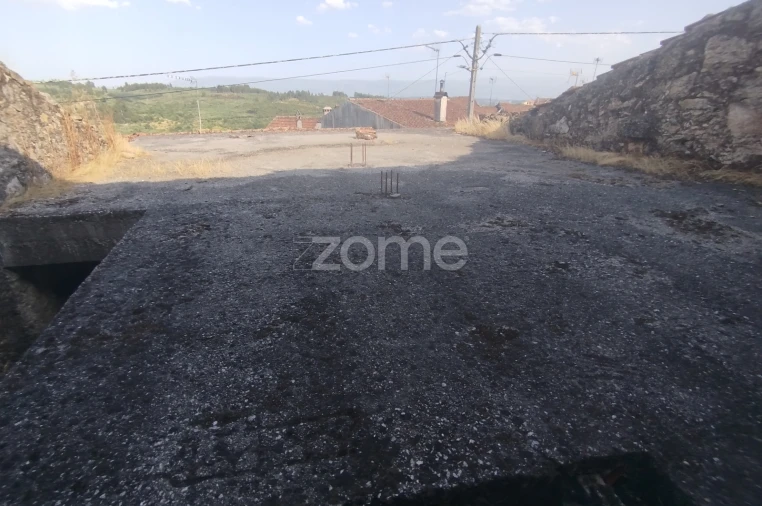 Moradia T3 para Venda em Cunha Baixa Foto 18