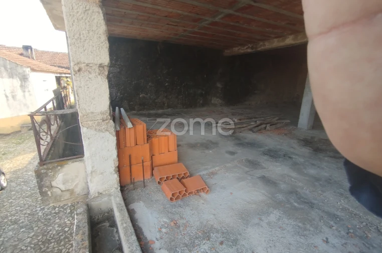 Moradia T3 para Venda em Cunha Baixa Foto 21