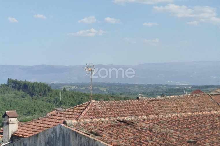 Moradia T3 para Venda em Cunha Baixa Foto 2