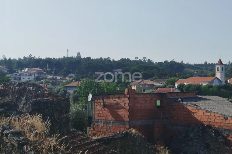 Moradia T3 para Venda em Cunha Baixa Foto 9