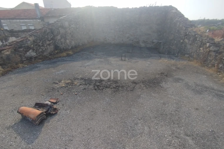 Moradia T3 para Venda em Cunha Baixa Foto 15