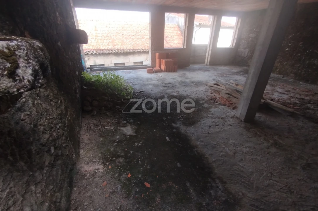 Moradia T3 para Venda em Cunha Baixa Foto 20