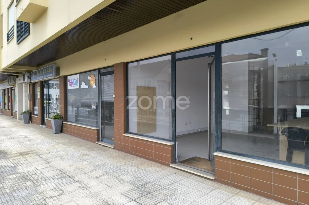 Negócio para Venda em Nelas Foto 1