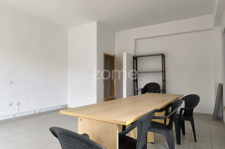 Negócio para Venda em Nelas Foto 7