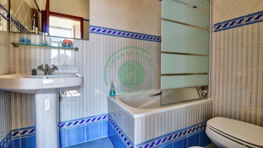 Moradia T4 para Venda em Buarcos Foto 17