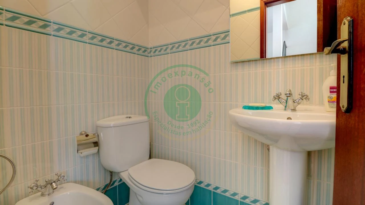 Moradia T4 para Venda em Buarcos Foto 9