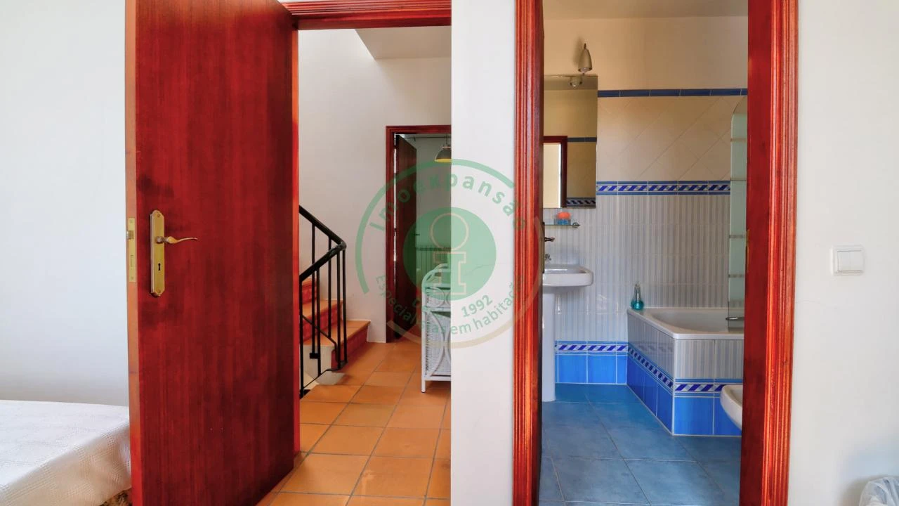 Moradia T4 para Venda em Buarcos Foto 15