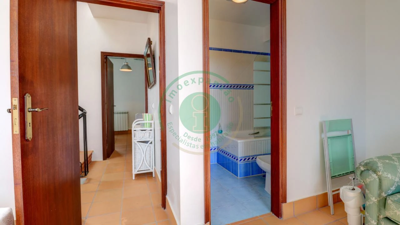 Moradia T4 para Venda em Buarcos Foto 16