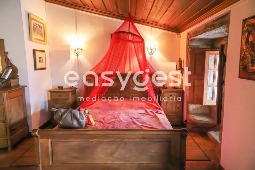 Moradia T1 para Venda em Castelo Bom Foto 1