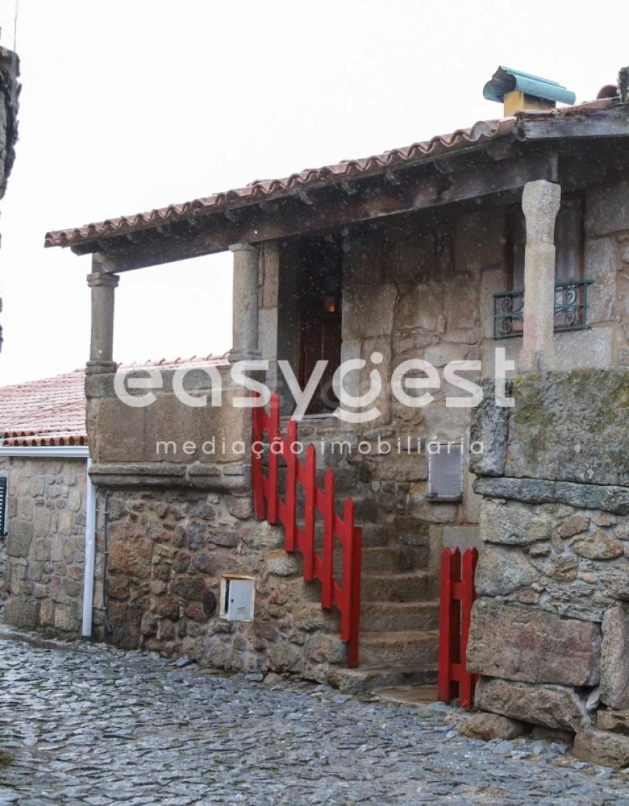 Moradia T1 para Venda em Castelo Bom Foto 16