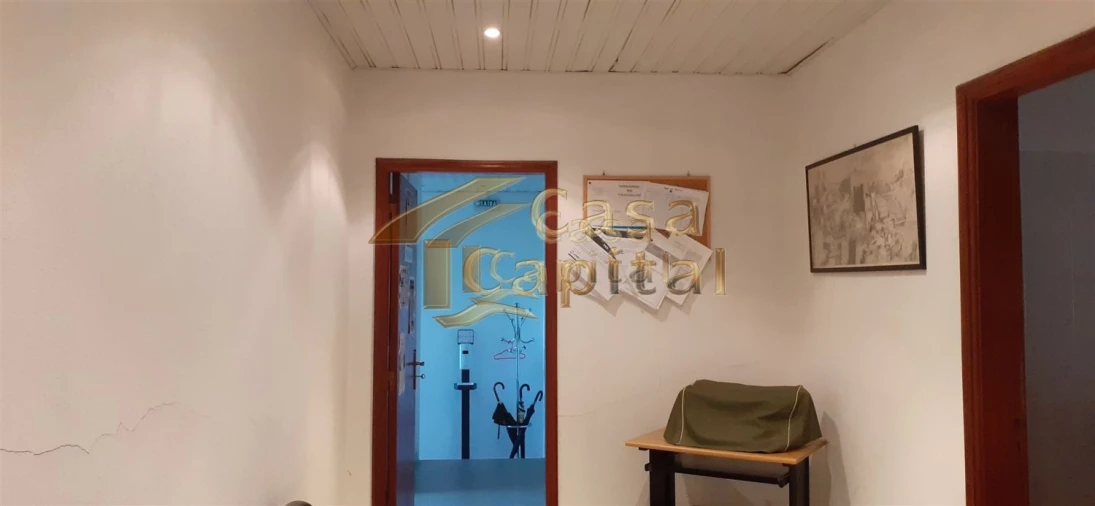 Loja para Arrendamento em Constantim e Vale de Nogueiras Foto 13