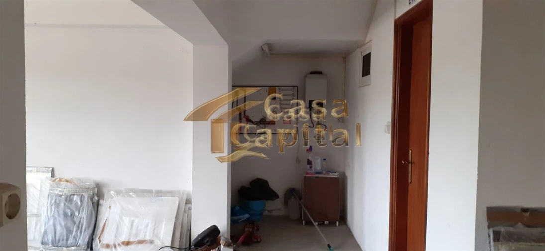 Loja para Arrendamento em Constantim e Vale de Nogueiras Foto 3