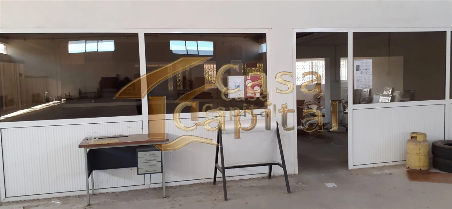 Loja para Arrendamento em Constantim e Vale de Nogueiras Foto 9