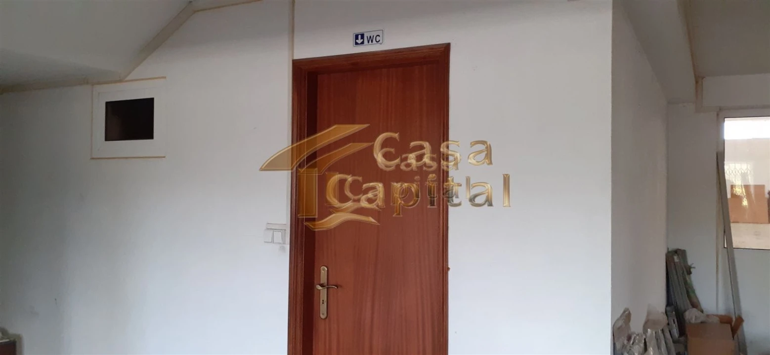 Loja para Arrendamento em Constantim e Vale de Nogueiras Foto 5