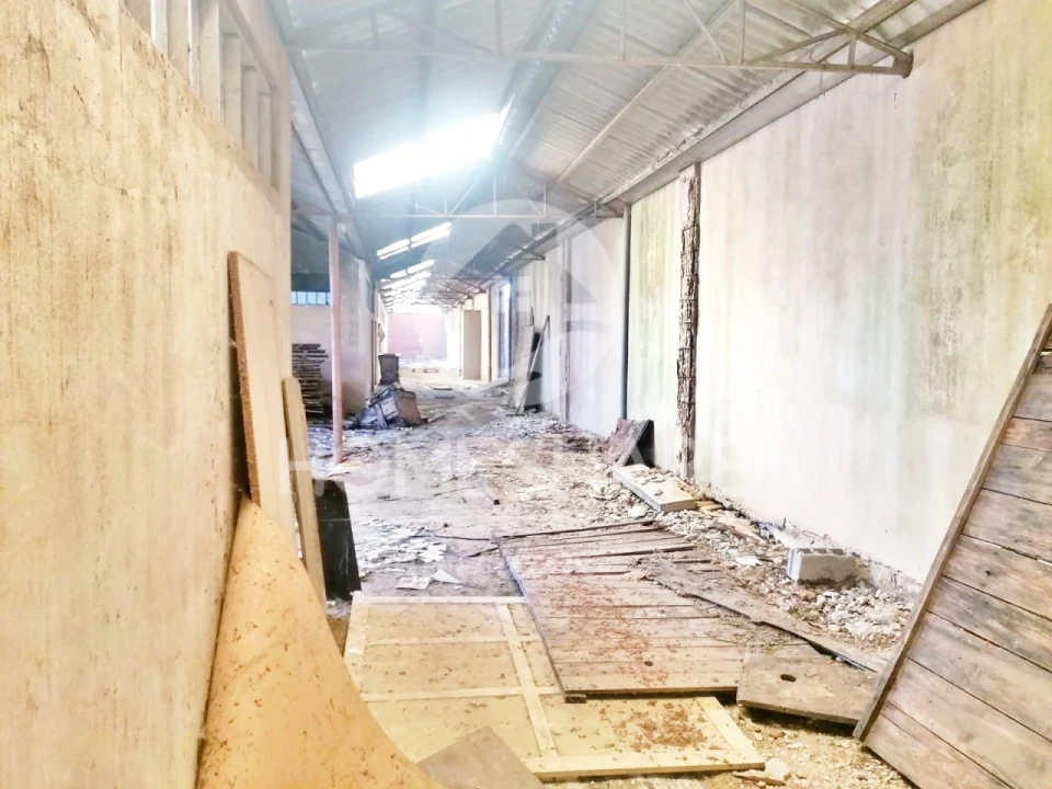 Armazém para Venda em Foz do Sousa e Covelo Foto 12