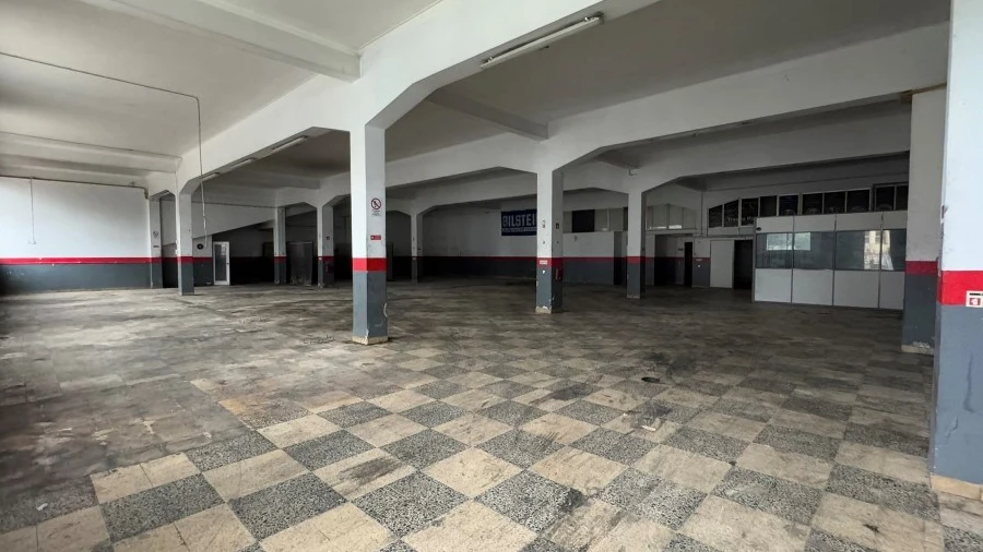 Armazém para Venda em Amora