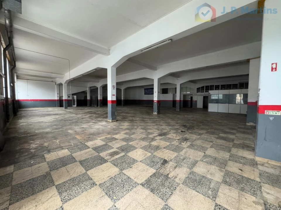 Armazém para Arrendamento em Amora Foto 2