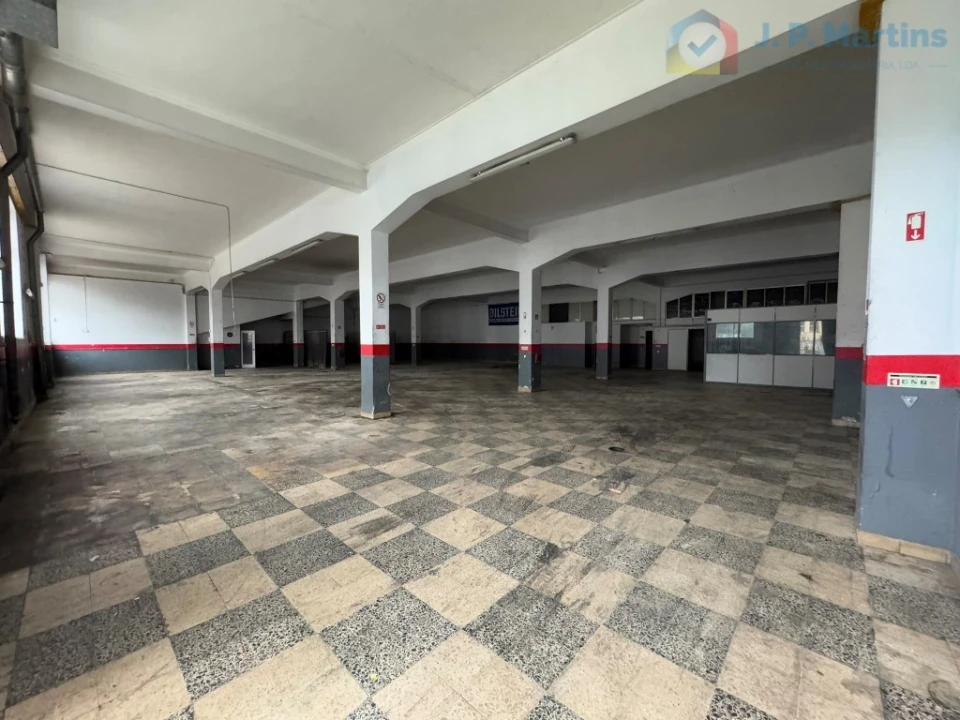 Armazém para Arrendamento em Amora Foto 3