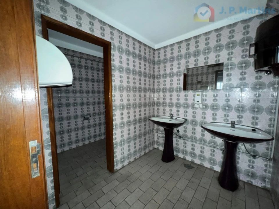 Armazém para Arrendamento em Amora Foto 13