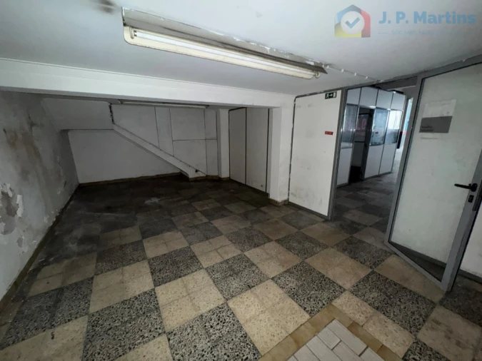 Armazém para Arrendamento em Amora Foto 17