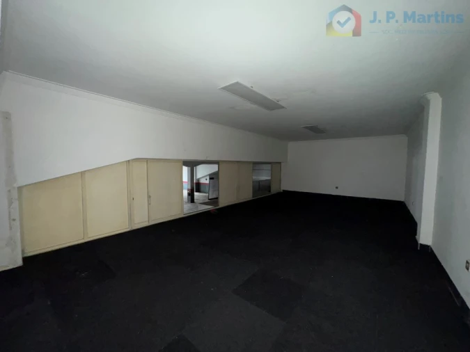 Armazém para Arrendamento em Amora Foto 22