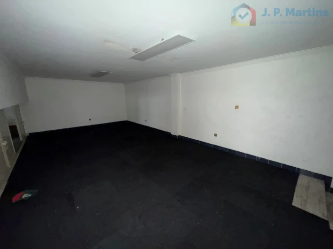 Armazém para Arrendamento em Amora Foto 23