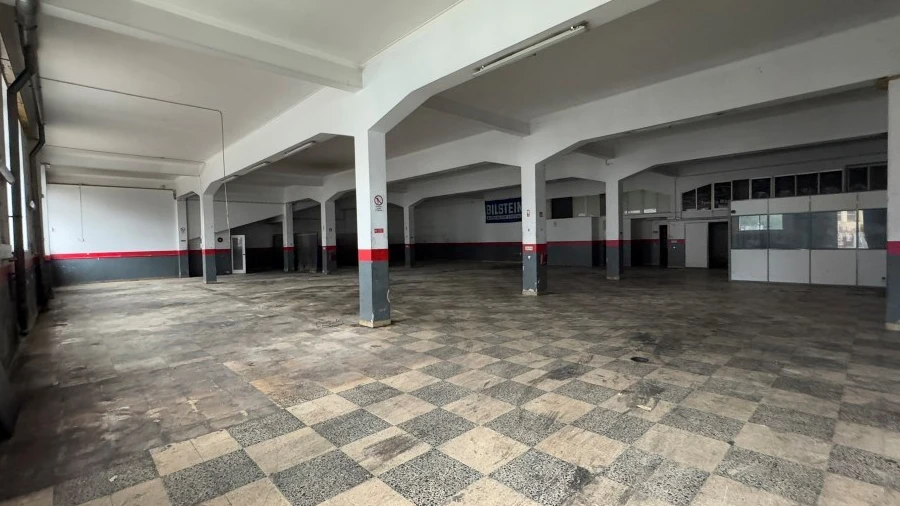 Armazém para Arrendamento em Amora