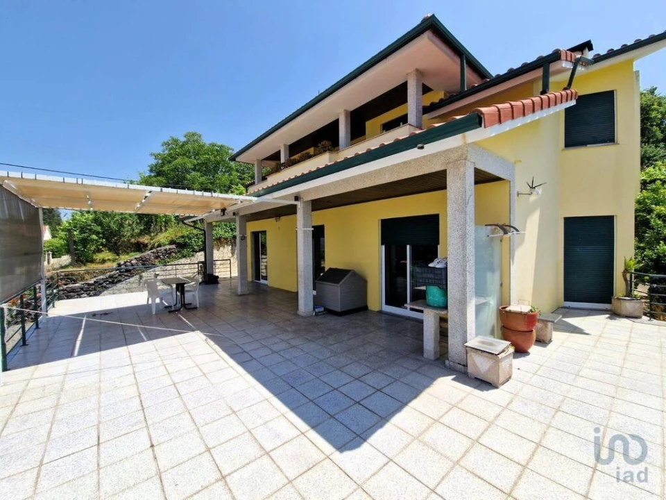 Moradia T5 para Venda em Vila e Roussas Foto 4