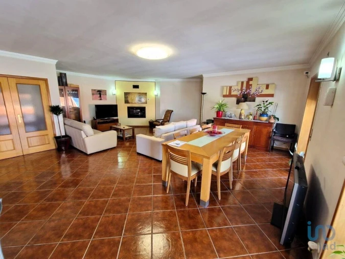 Moradia T5 para Venda em Vila e Roussas Foto 8