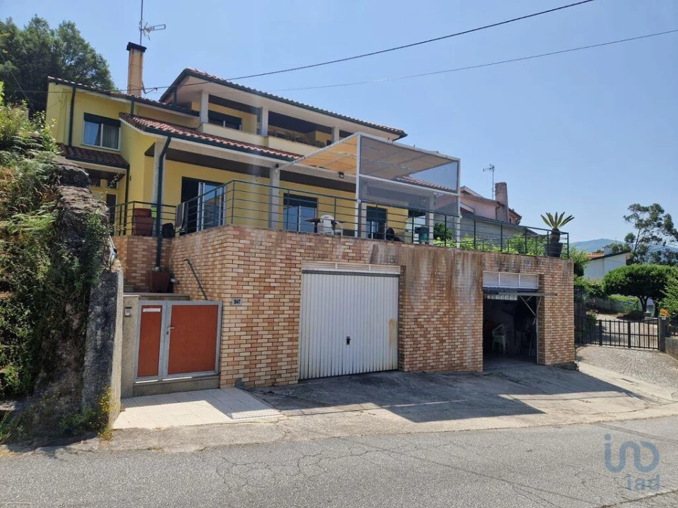 Moradia T5 para Venda em Vila e Roussas Foto 1