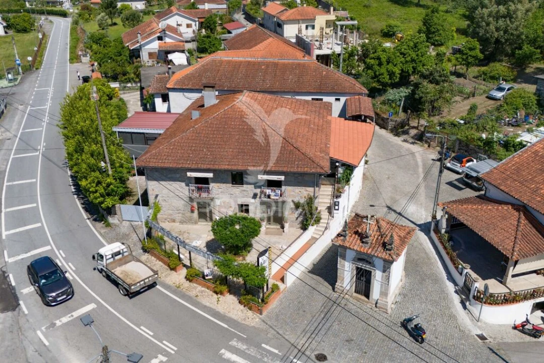 Moradia T7 para Venda em Águas Santas e Moure Foto 3