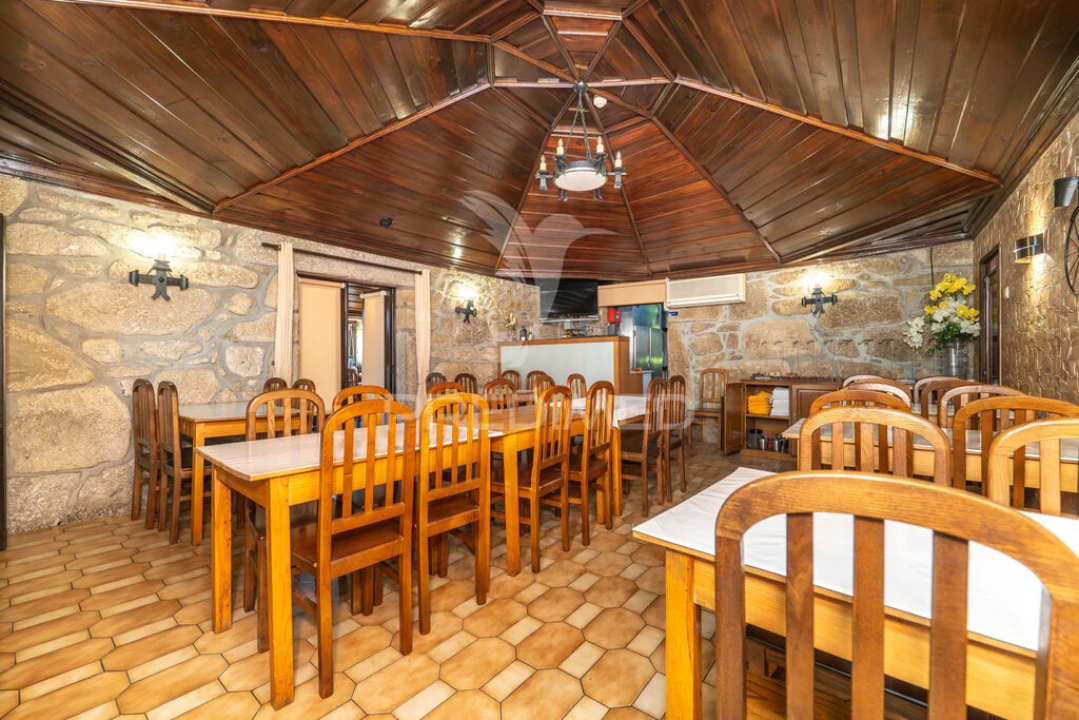 Moradia T7 para Venda em Águas Santas e Moure Foto 15