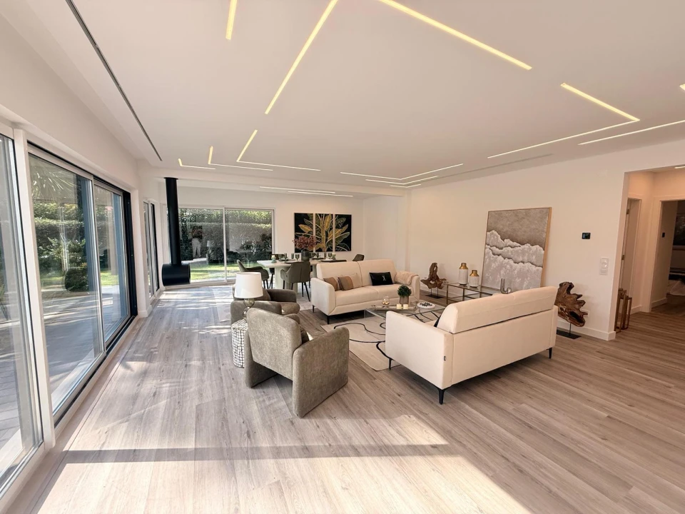 Moradia T4 para Venda em Charneca de Caparica e Sobreda Foto 1