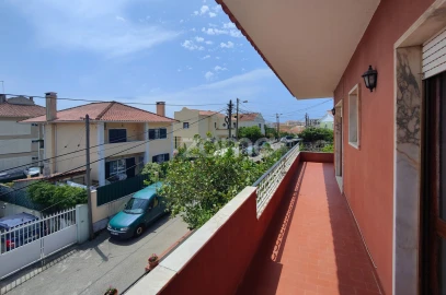 Moradia T7 para Venda em São Domingos de Rana