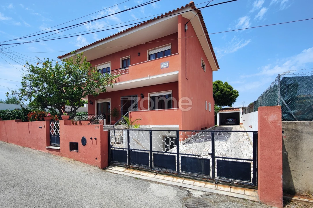 Moradia T7 para Venda em São Domingos de Rana Foto 1