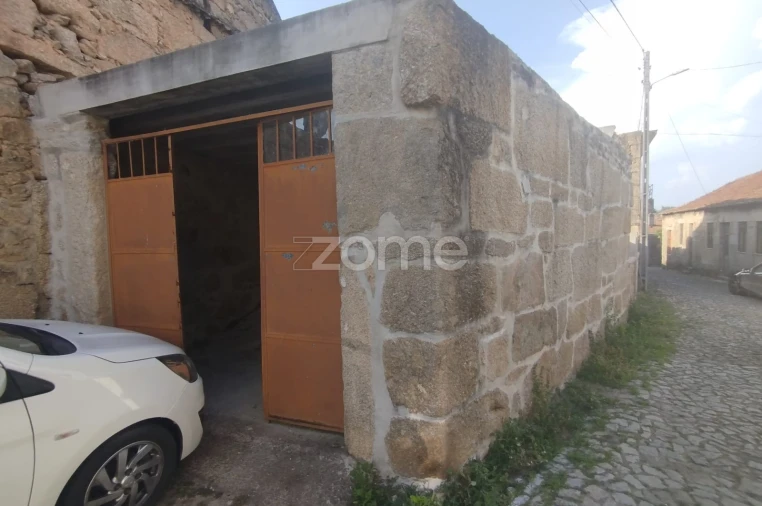 Moradia T3 para Venda em Cunha Baixa Foto 1