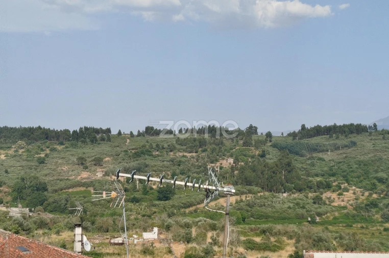 Moradia T3 para Venda em Cunha Baixa Foto 4
