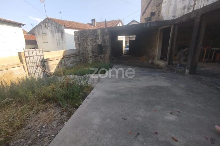 Moradia T3 para Venda em Cunha Baixa Foto 23