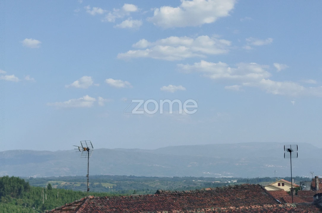 Moradia T3 para Venda em Cunha Baixa Foto 8