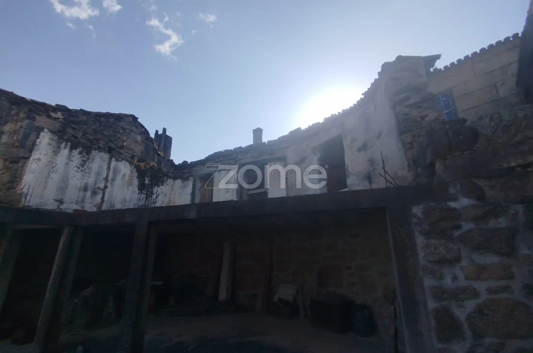 Moradia T3 para Venda em Cunha Baixa Foto 20