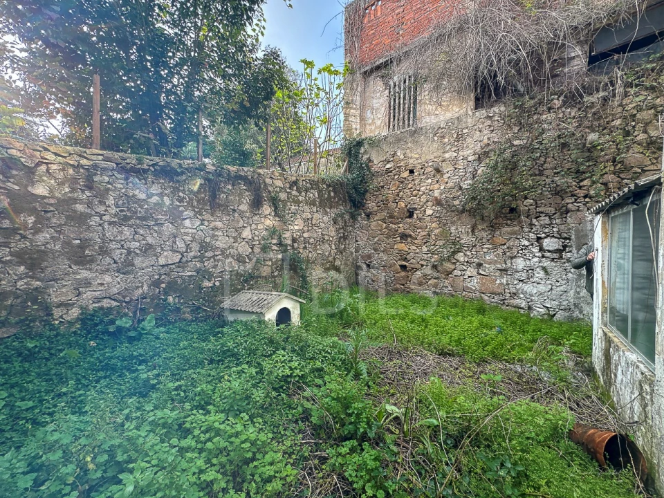 Prédio para Venda em Colares Foto 11