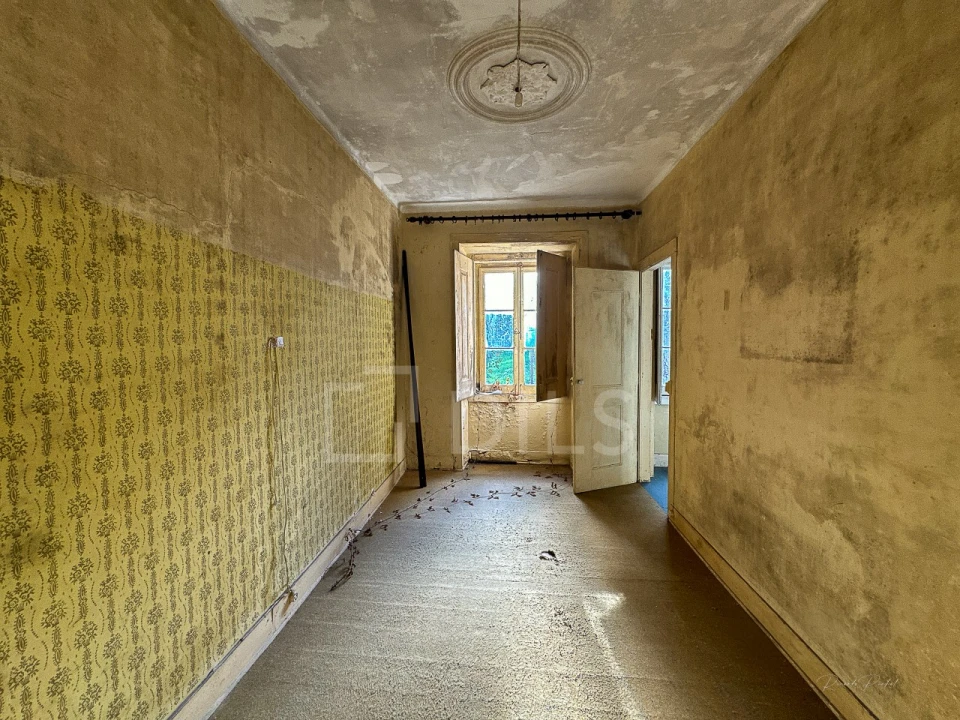 Prédio para Venda em Colares Foto 17